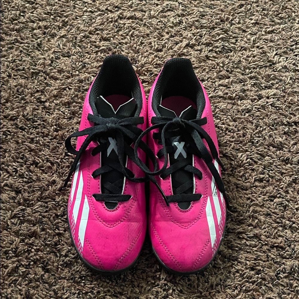 Girls indoor soccer shoes